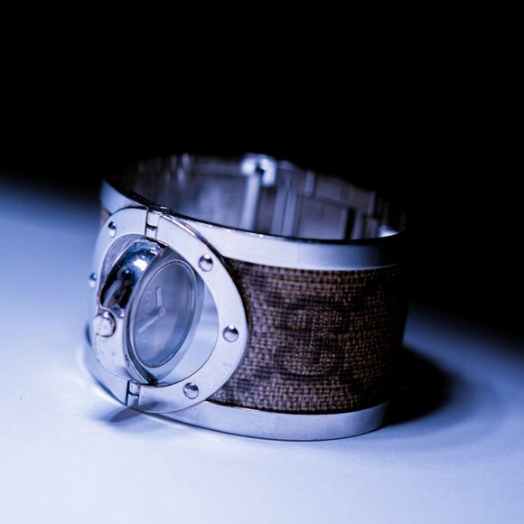 Gucci Monogram Twirl Watch - Picture 6 of 10